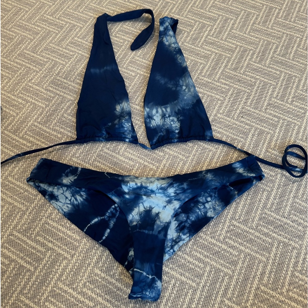Frankies Bikinis/Sofia Richie Bikini